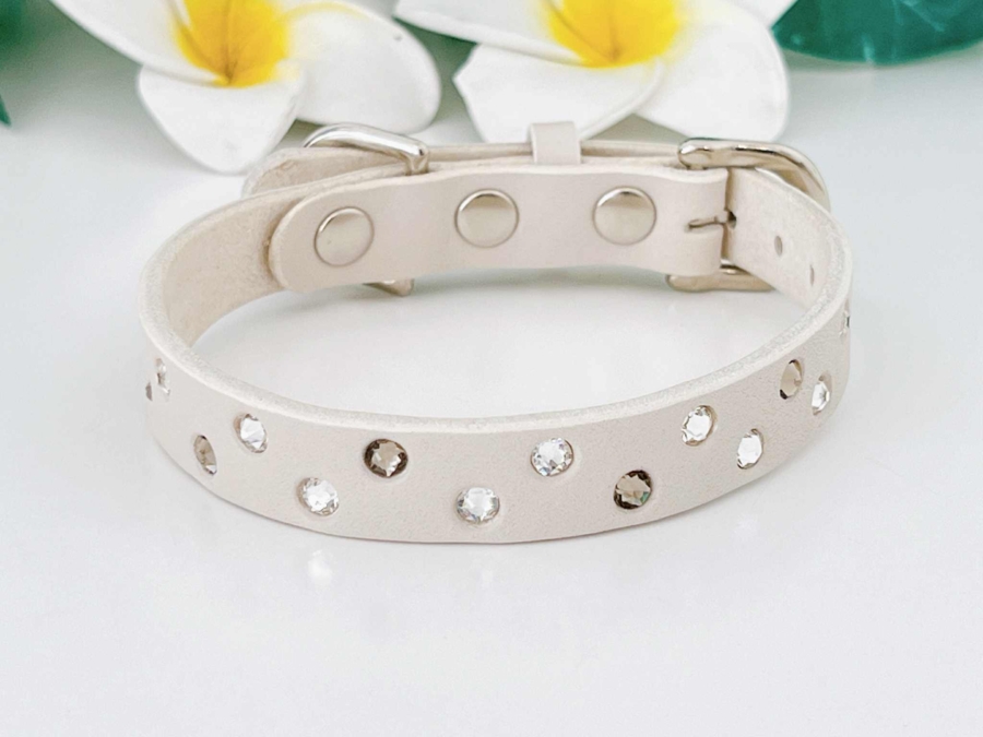 ラインストーン埋込首輪　グレージュ《グレージュ》